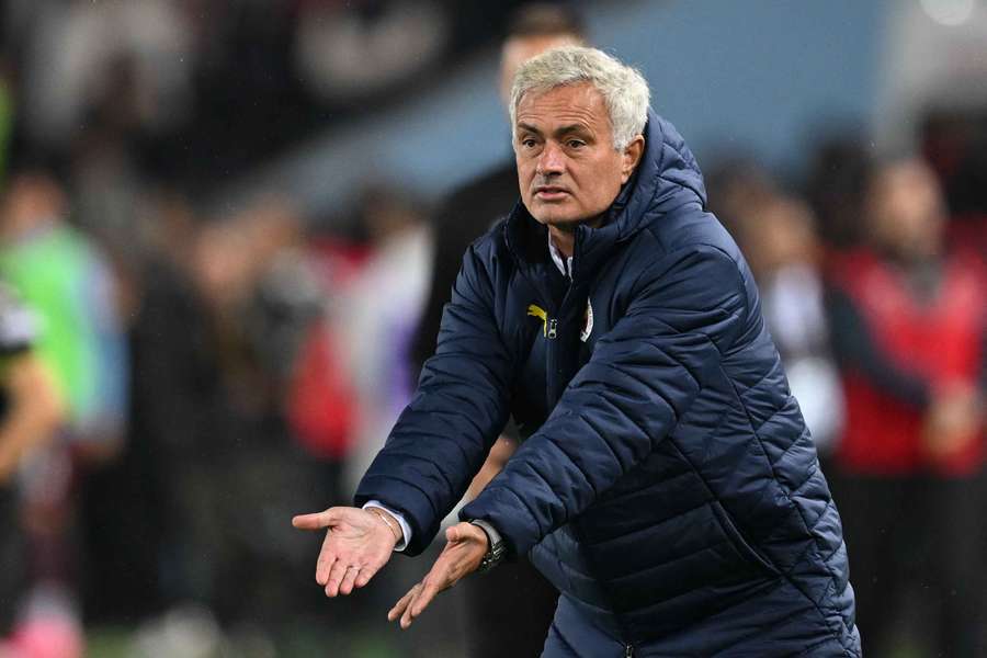 Pokuta i dištanc. Mourinho pyká za svoju kritiku na adresu tureckej ligy