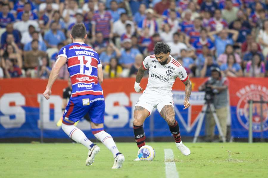 Gabigol foi substituído no intervalo