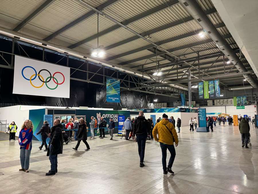 Takto vypadá zázemí pro fanoušky v menší z hal pro hokej. Takto vypadá zázemí pro fanoušky v menší z hal pro hokej.