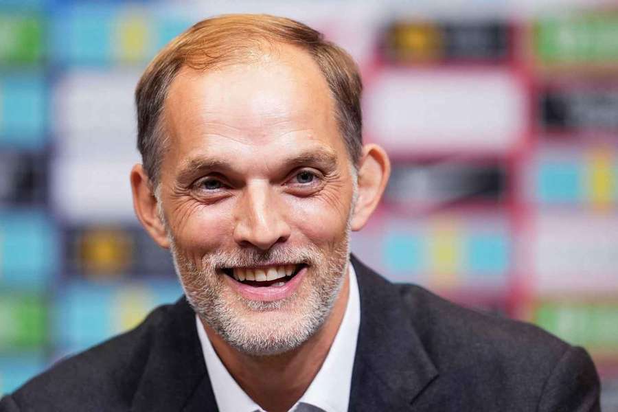 Thomas Tuchel lacht.