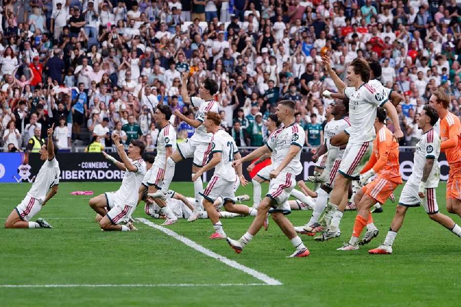 Los jugadores del Real Madrid celebran en el Bernabéu el título de la Intercontinental sub-20 Los jugadores del Real Madrid celebran en el Bernabéu el título de la Intercontinental sub-20