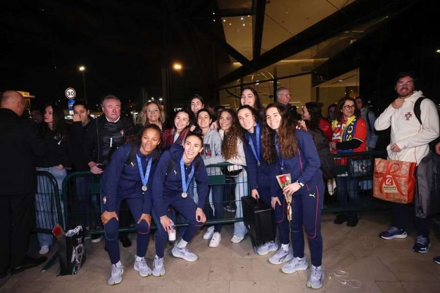 Jogadoras portuguesas na chegada a Lisboa Jogadoras portuguesas na chegada a Lisboa