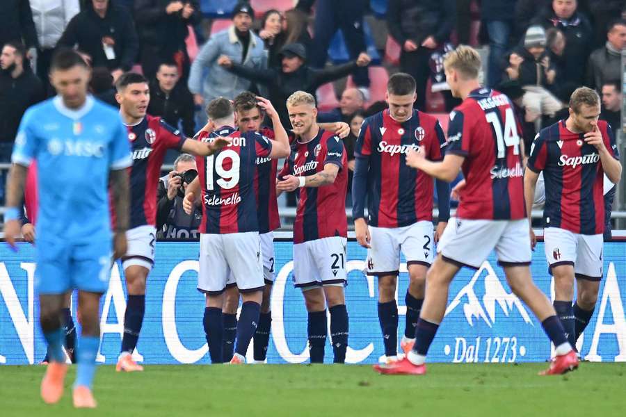 Il Bologna festeggia uno dei due gol segnati al Napoli lo scorso 9 novembre al Dall'Ara