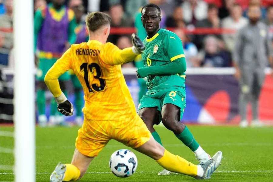 Sunderland boss Le Bris welcomes Diarra deal: Perfect for Premier League