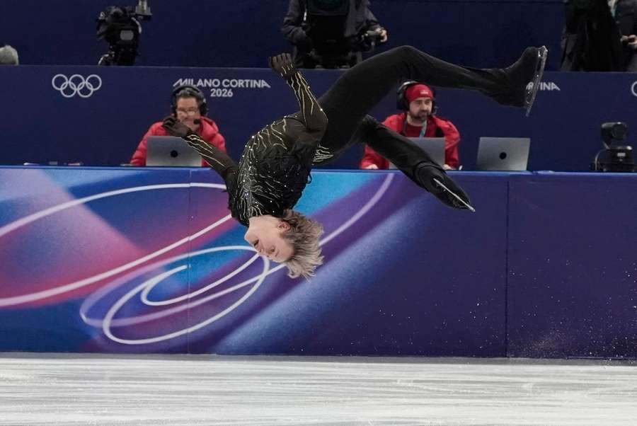 Malinin, dopo anni, ha eseguito il salto mortale all’indietro sui pattini alle Olimpiadi.