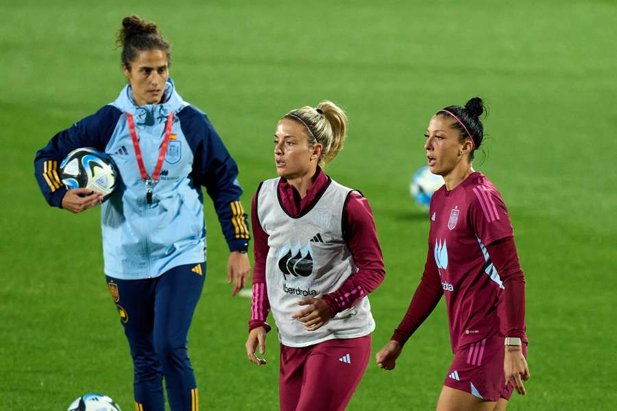 Alexia, Jenni y Montse.