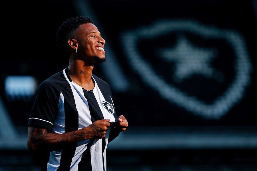Tchê Tchê, agora no Vasco, vai reencontrar Botafogo na 13ª rodada