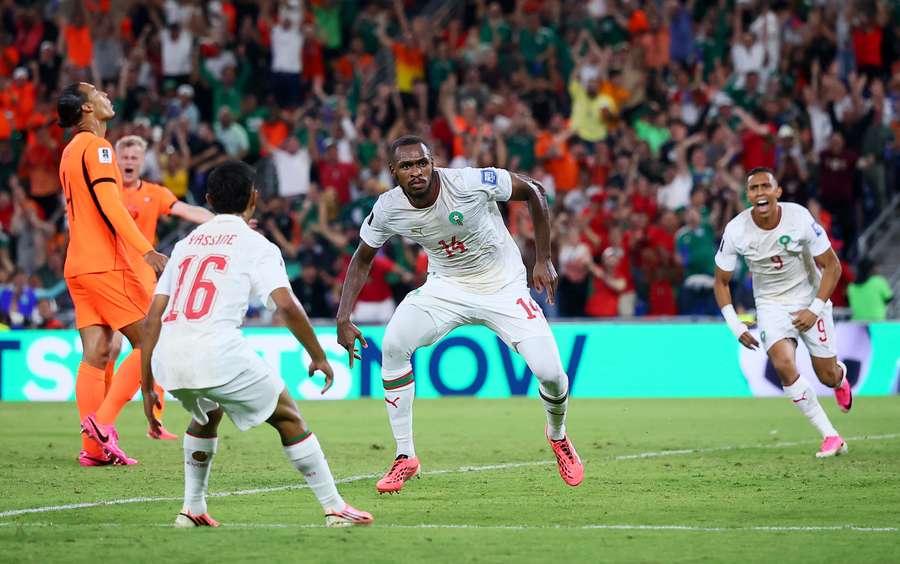 Diop lässt sich feiern Diop lässt sich feiern