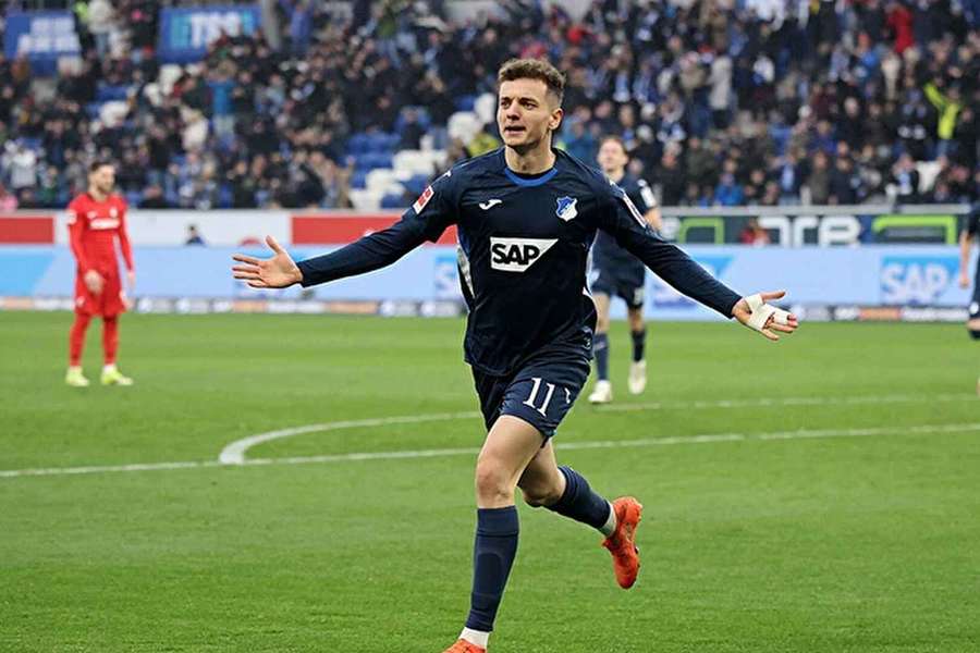 Fisnik Asllani je spojován s odchodem do Barcelony