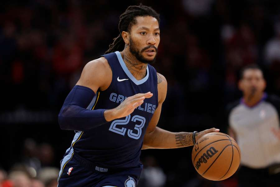 Derrick Rose zwolniony przez Memphis Grizzlies na miesiąc przed startem sezonu NBA