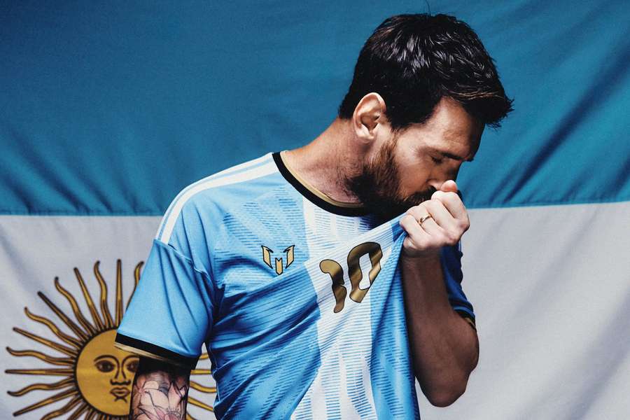 Lionel Messi e a devoção à camisola da seleção argentina Lionel Messi e a devoção à camisola da seleção argentina