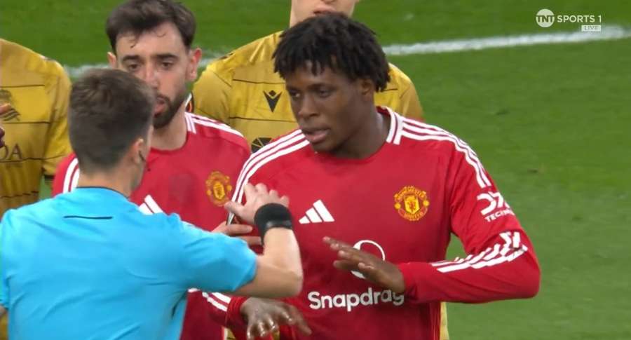 Dorgu disse ao árbitro do jogo que não foi pênalti