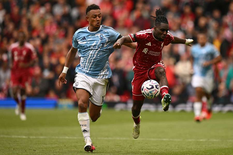 Liverpool ficou duas vezes atrás do placar Liverpool ficou duas vezes atrás do placar