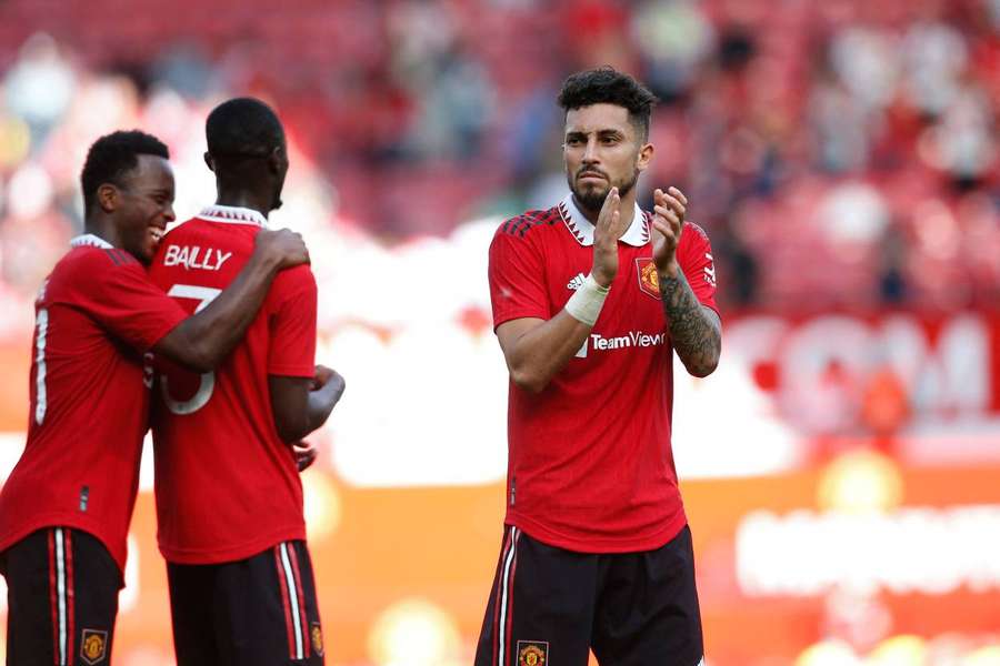 Manchester United full-back Alex Telles joins Sevilla on season-long loan