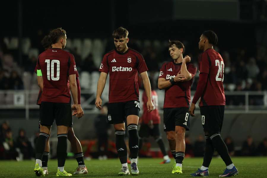 Další rána pro Spartu! Její béčko padlo v klíčovém zápase a je na dně, nepomohly ani hvězdy z áčka