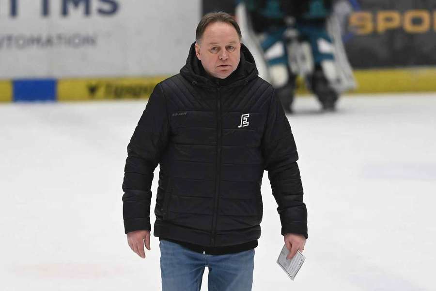 Patera prodloužil o další dva roky.