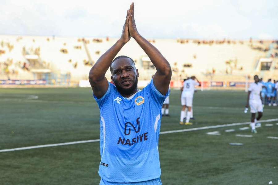 Ian Wright hails Okocha as the Premier League’s most underrated player ...