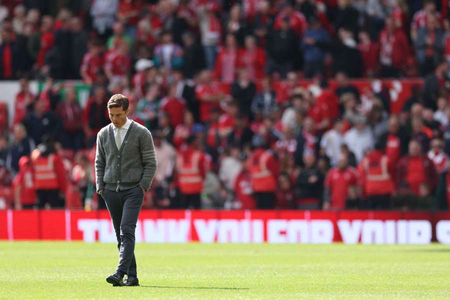 Scott Parker looks dejected