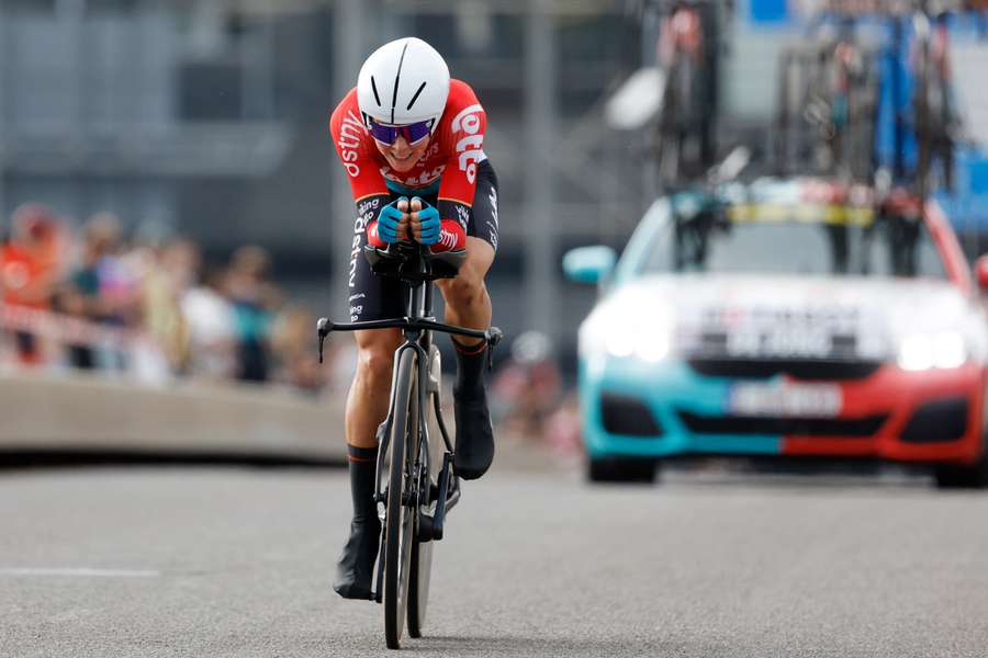 Thalita de Jong op archiefbeeld in actie in de Tour de Femmes