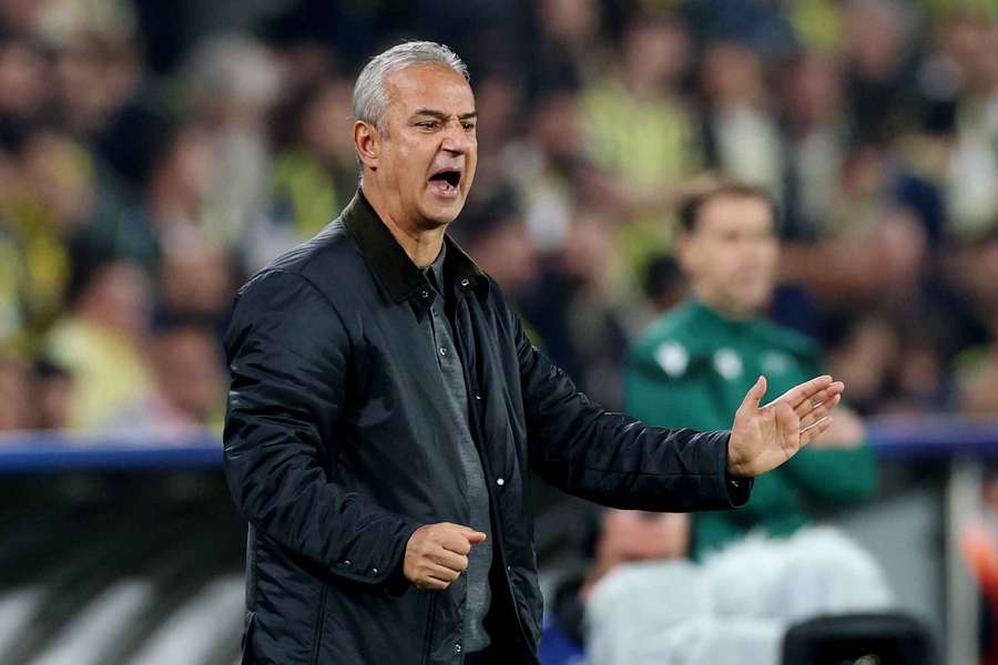 Ismail Kartal deixou o comando técnico do Fenerbahçe Ismail Kartal deixou o comando técnico do Fenerbahçe