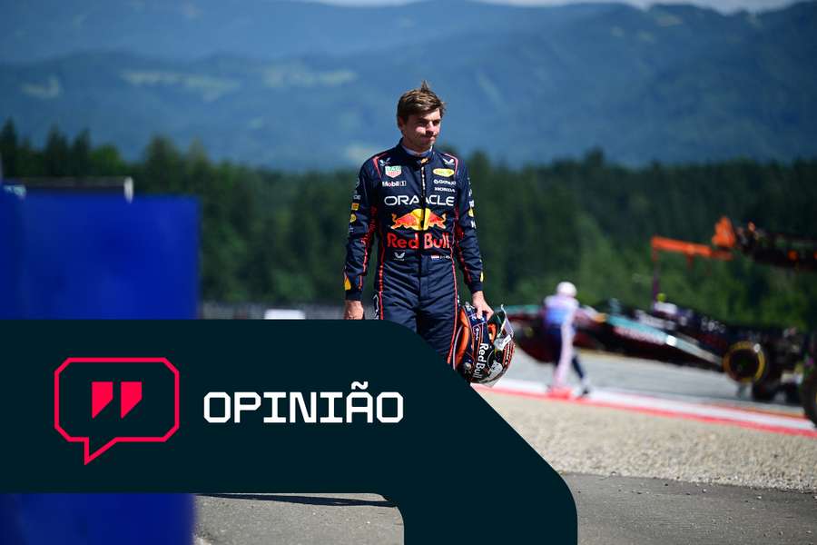 Max Verstappen abandona a pista depois de se despistar no Grande Prémio da Áustria