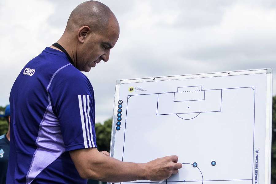 Pepa e a montagem do time titular do Cruzeiro