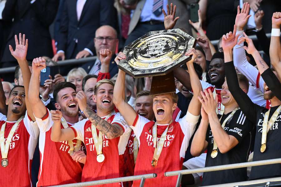 O Arsenal começou a temporada com o título da Supercopa da Inglaterra