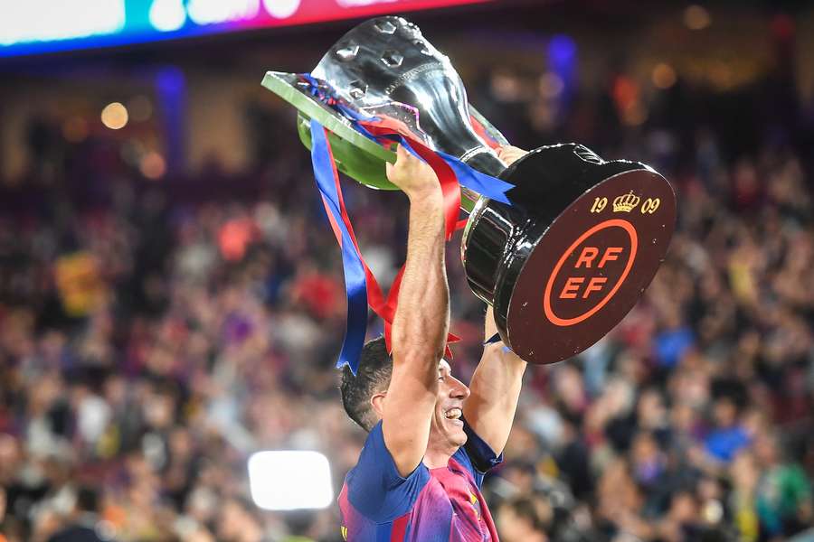Sześć tytułów z Barceloną. Robert Lewandowski wywalczył w karierze 33 trofea