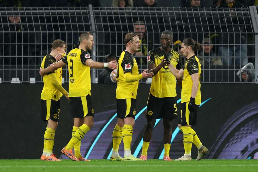 Julian Brandt (M.) erzielte kurz vor der Pause das erlösende 1:0 Julian Brandt (M.) erzielte kurz vor der Pause das erlösende 1:0