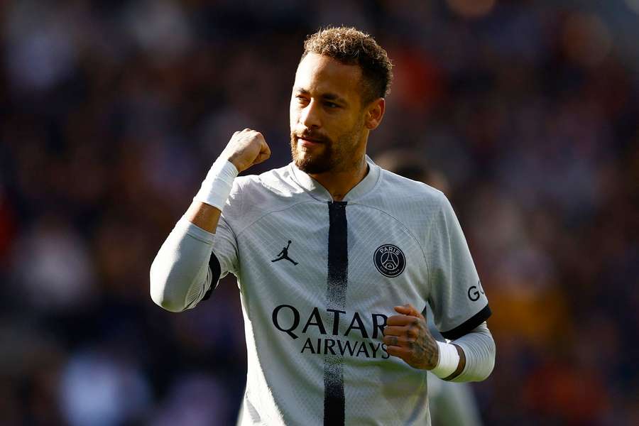 Neymar had flight issues alongside PSG teammate Marquinhos in Paris