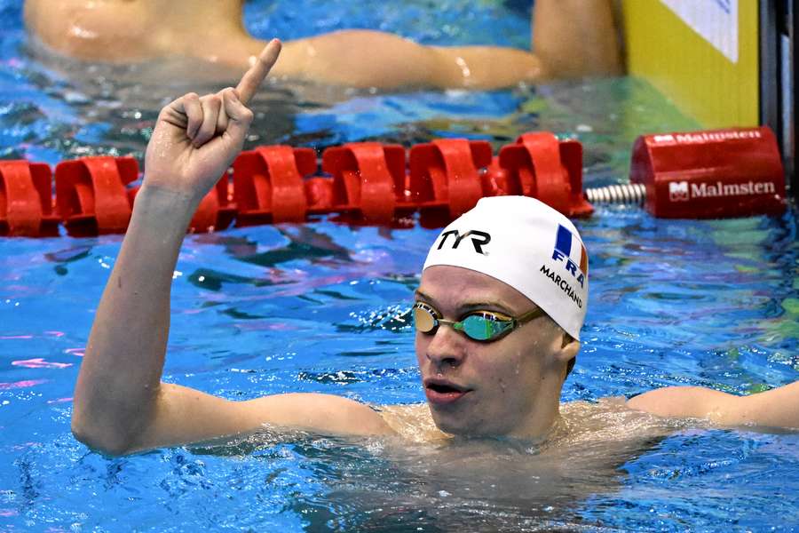 Campeonato Mundial de Natação: China conquista título de revezamento 4x100m  medley misto