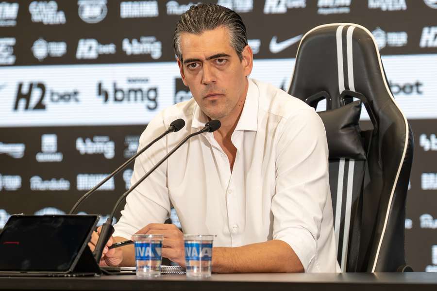 Paulo Bracks durante entrevista coletiva na Arena MRV