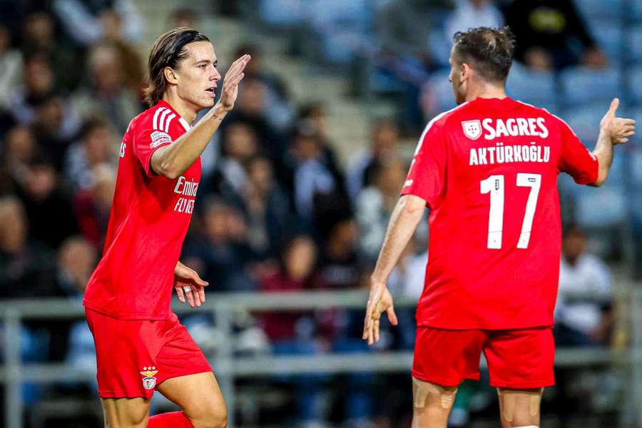 Carreras marcou e foi o homem do jogo