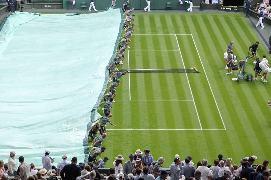 Wimbledon v úterý zřejmě naruší déšť.