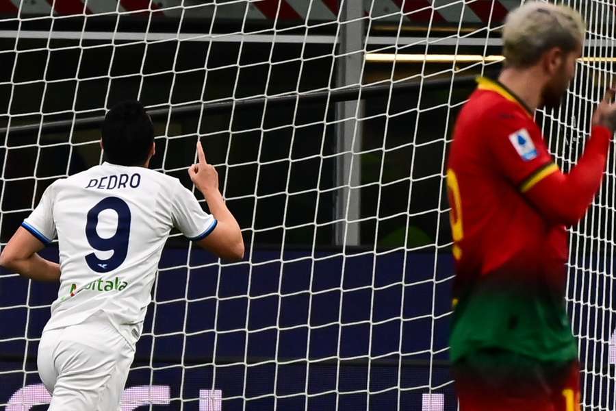 O Milan teve mais uma derrota dramática na temporada