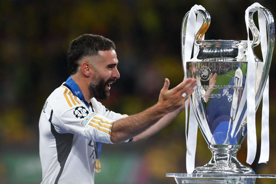 Dani Carvajal, con la Copa de Europa