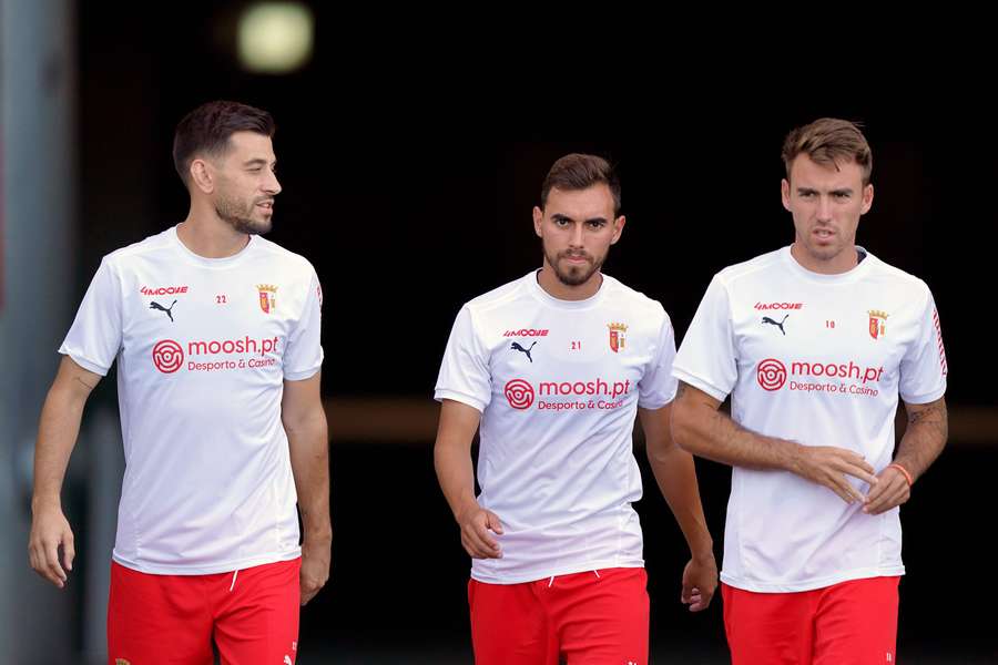 Pizzi (esquerda), Ricardo (centro) e André Horta (direita) prontos para a liga milionária