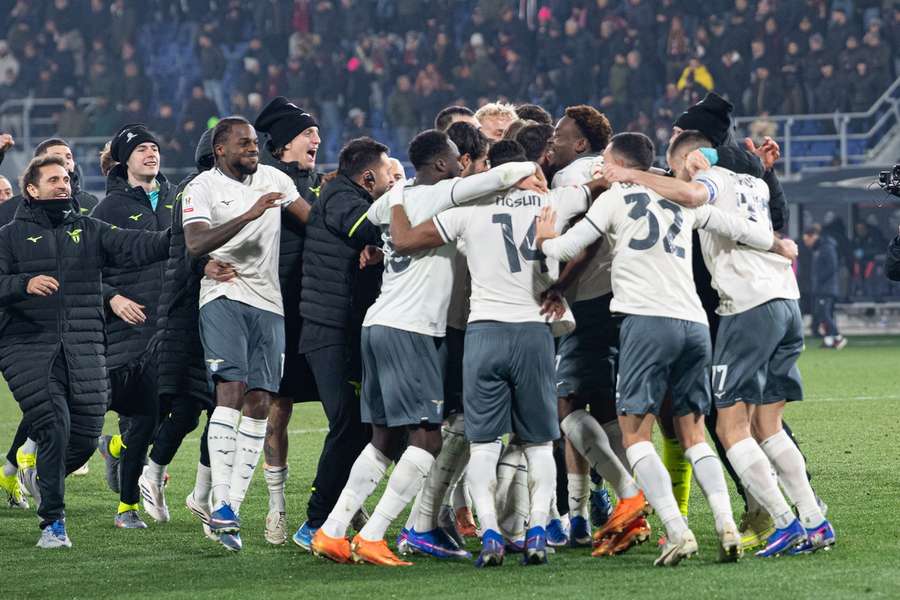 Sarri excited by Lazio spirit after Coppa win at Bologna; offers Maldini hope