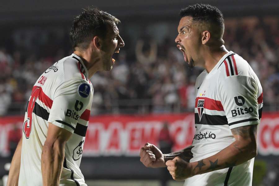 Calleri e Luciano marcaram os golos da passagem do São Paulo