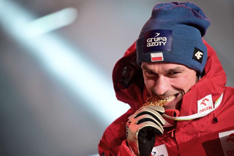 Piotr Żyła wywalczył złoty medal podczas konkursu indywidualnego na skoczni normalnej w Planicy