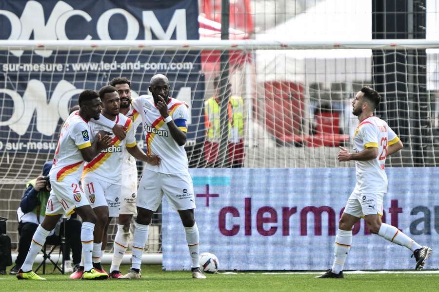 The goals were flying in for Lens in the sunshine