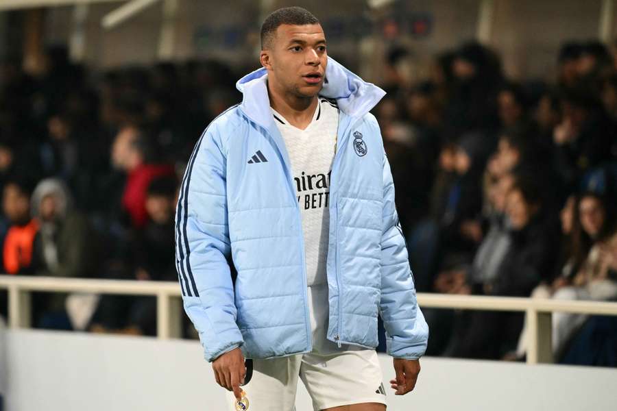 Mbappé chýbal cez víkend, no v Dauhe by mal byť k dispozícii.
