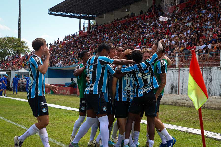 Grêmio precisou superar estádio cheio no interior paulista