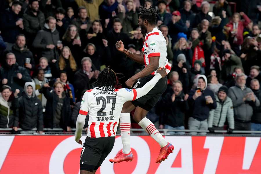 PSV, Spakenburg e Feyenoord estão nas meias-finais da Taça neerlandesa 