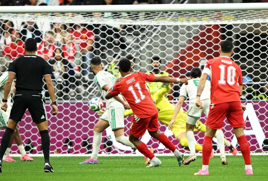 Il colpo del 2-0 di Ndoye Il colpo del 2-0 di Ndoye