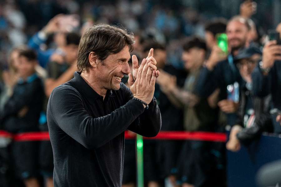 Conte célébrant le titre de Serie A.