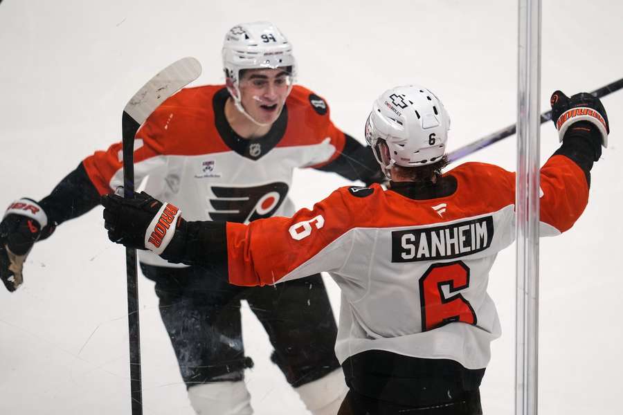 Zwycięstwa Philadelphia Flyers, Minnesota Willd i Carolina Hurricanes na początek play-off