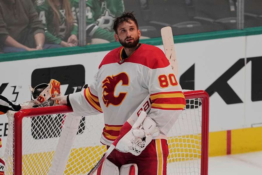 Daniel Vladař v dresu Calgary.