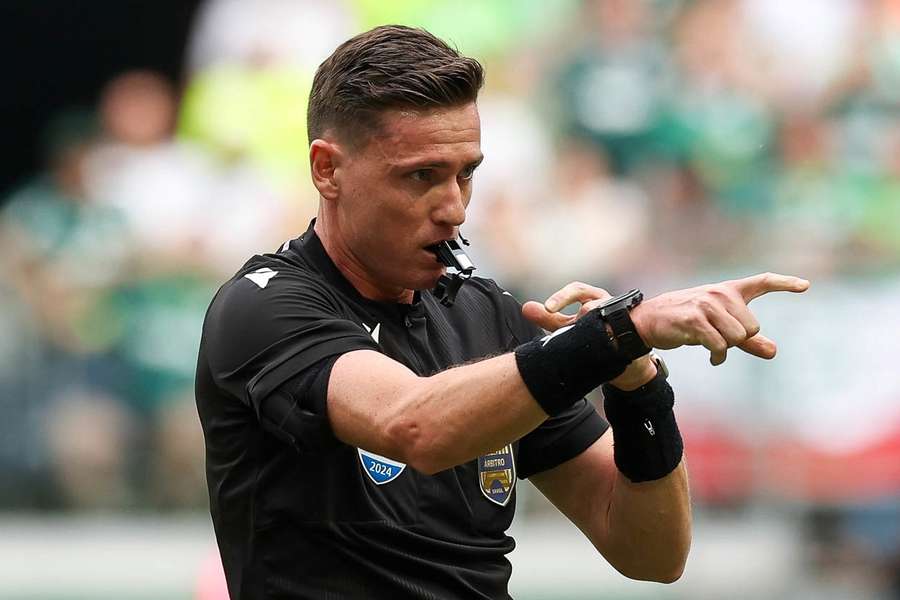 Ramon Abatti Abel teve arbitragem polêmica em Palmeiras x Fortaleza