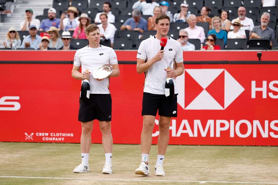 Heliovaara and Patten address the crowd after defeat